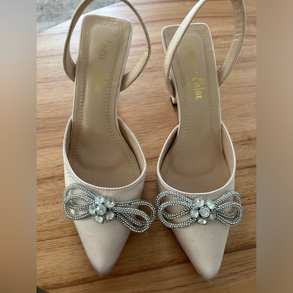 Chase and Chloe kitten heels, women’s size 6.5 - Picture 2 of 5